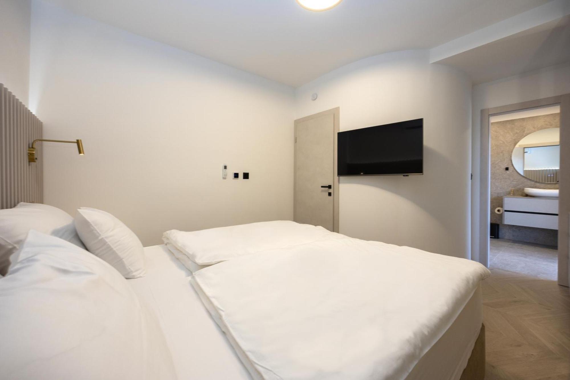 Villa Roma Sauna And Hydrotherapy Pool Trogir Exterior photo