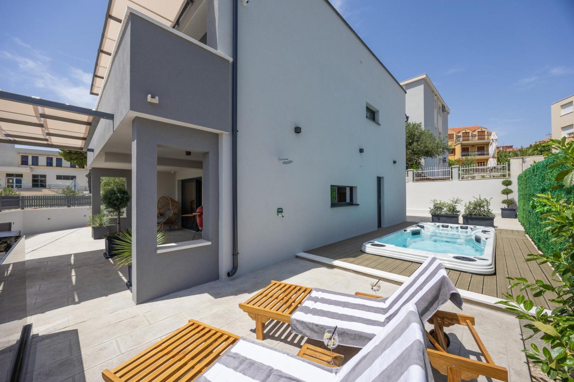 Villa Roma Sauna And Hydrotherapy Pool Trogir Exterior photo